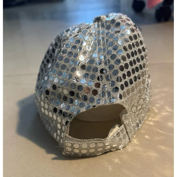 Sparkly Silver Hat - Picture 3 of 4